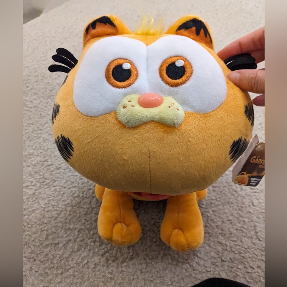 2024 Baby Garfield stuffed cat
